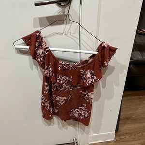 Floral off the shoulder ruffled shoulder top!